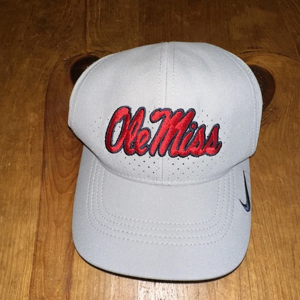 Nike Classic 99 Dri Fit Mississippi Ole Miss Rebels Hat L/XL Gray